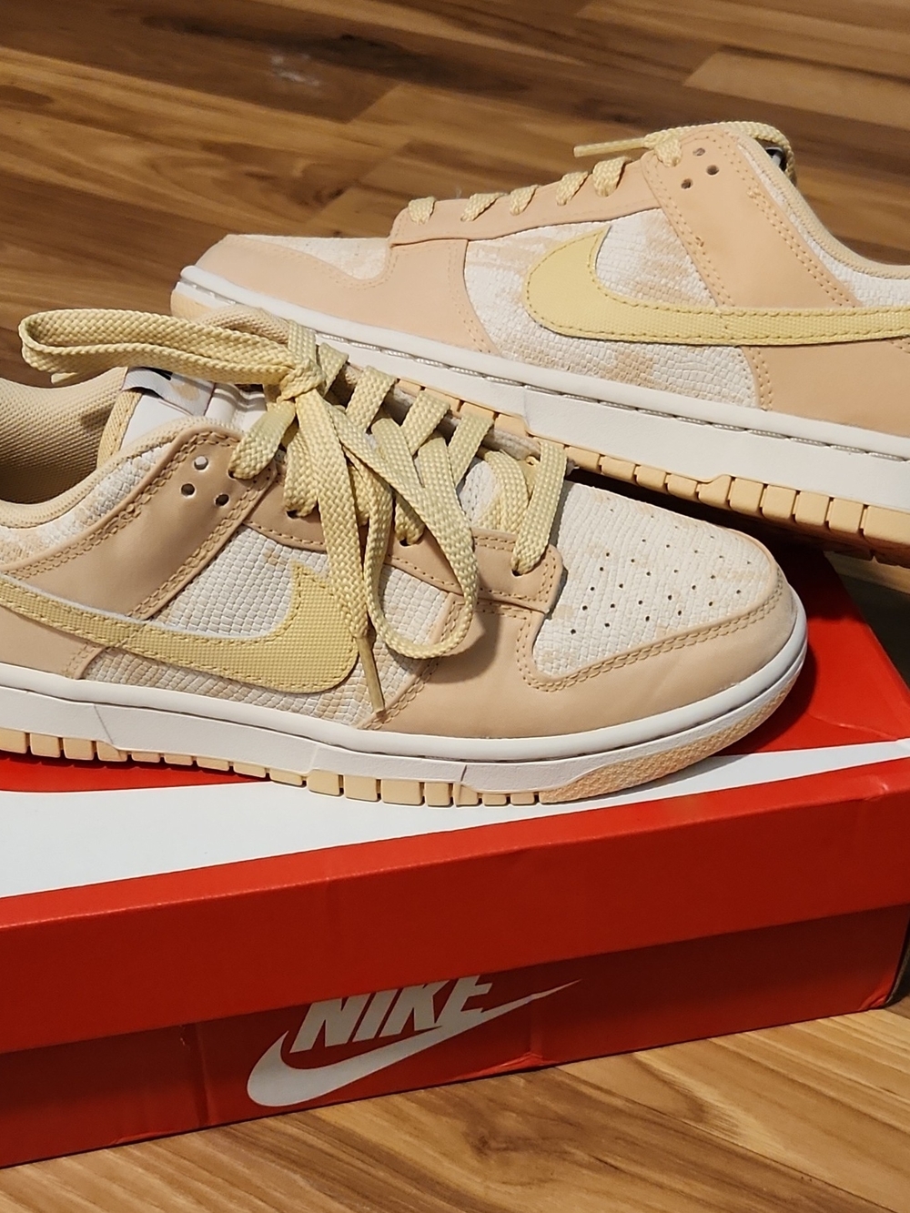 7 womens New Nike Dunk Low Light Snakeskin 7w new with box
